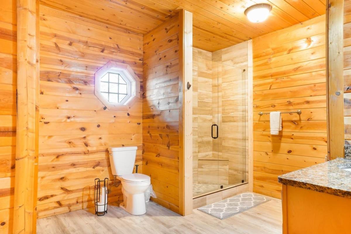 Cozy Creekside Log Cabin W Firepit, Hot Tub, Wifi Cleveland Eksteriør bilde